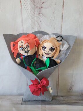 Chucky & Tiffany 13” Valentines Plush Bouquet Black Roses, Ruz Brand